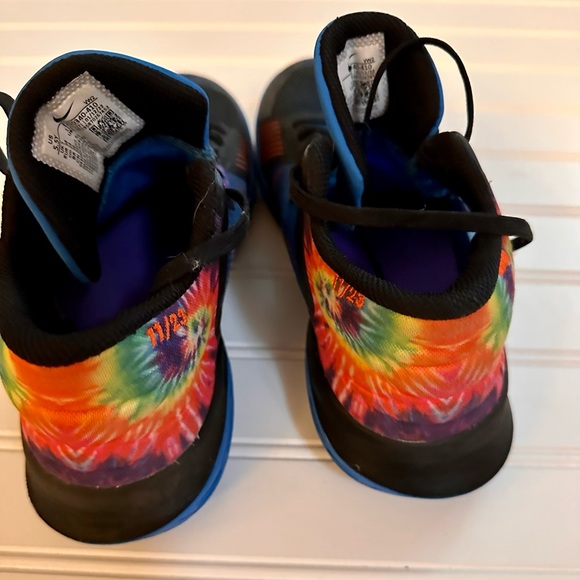 NIKE Kyrie Flytrap V GS Photo Blue Tie-Dye - Picture 4 of 8